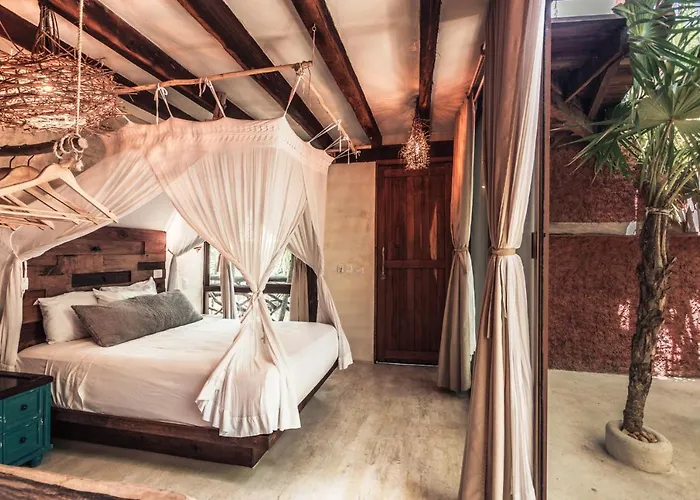 Hidden Treehouse Eco-hotel 4*