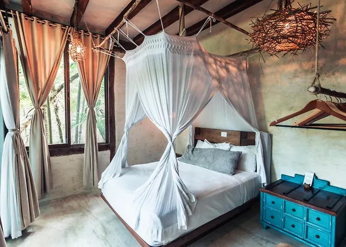 Hidden Treehouse Eco-hotel