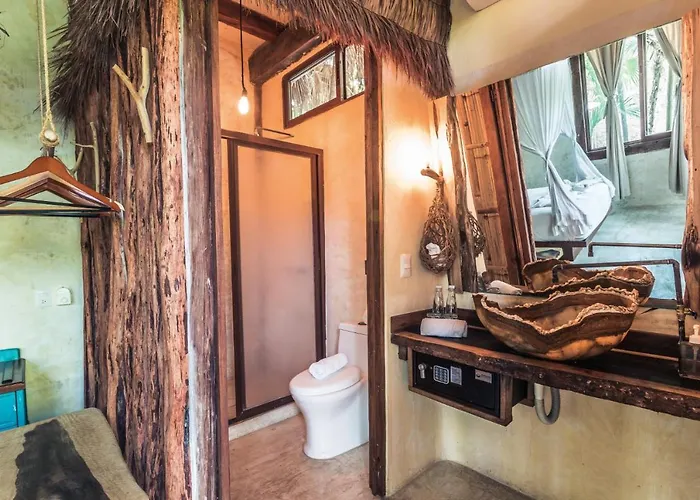 Hidden Treehouse Eco-hotel Hotel