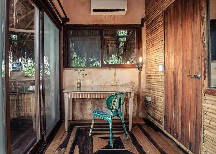 Hidden Treehouse Eco-hotel Hotel