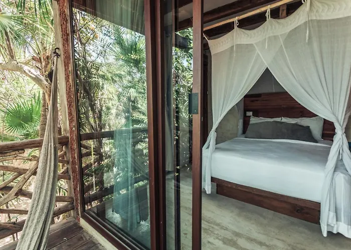 Hidden Treehouse Eco-hotel 4*